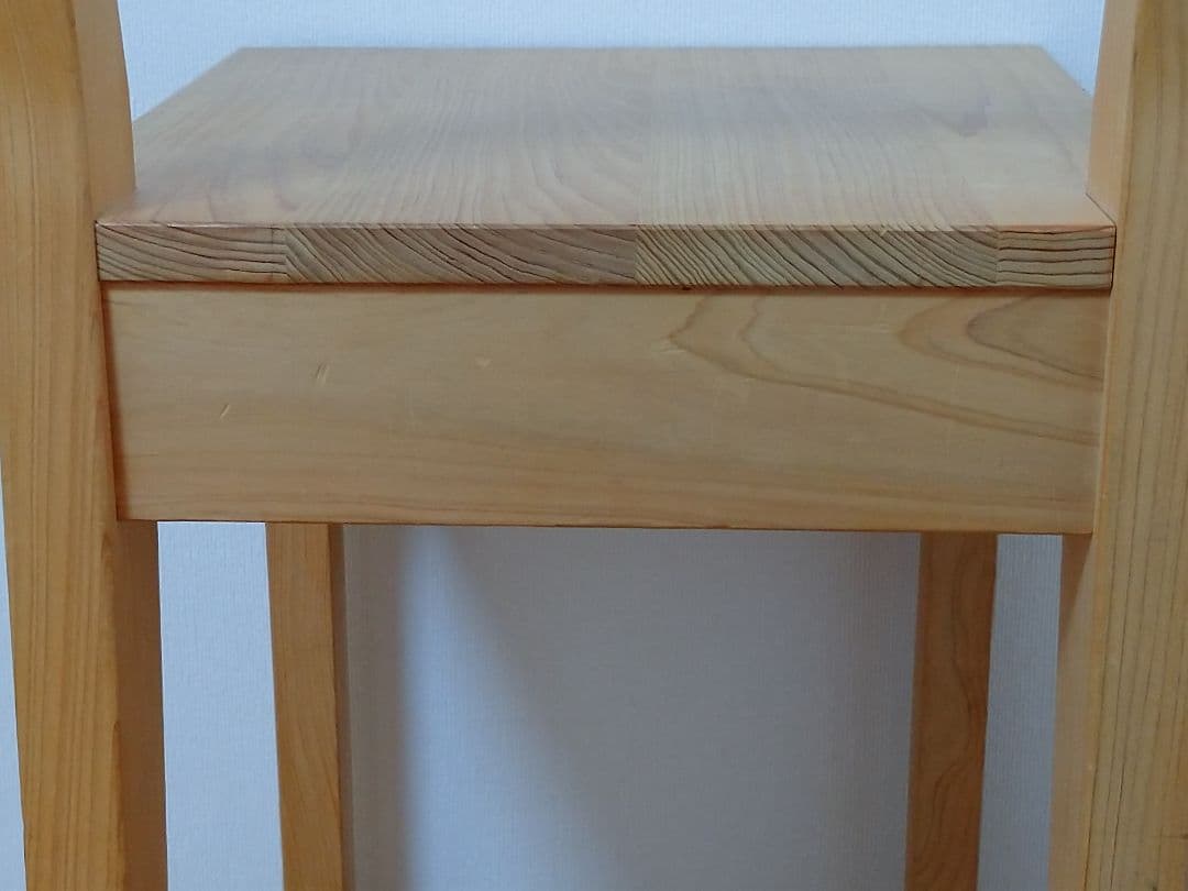 日本製　キシル　国産ヒノキ　無垢材　軽量　木製 椅子　簡易椅子