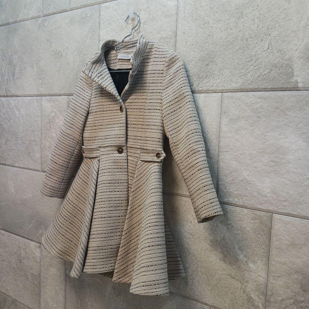 【未使用に近い】クリスチャンディオール ベージュペプラムコート 140