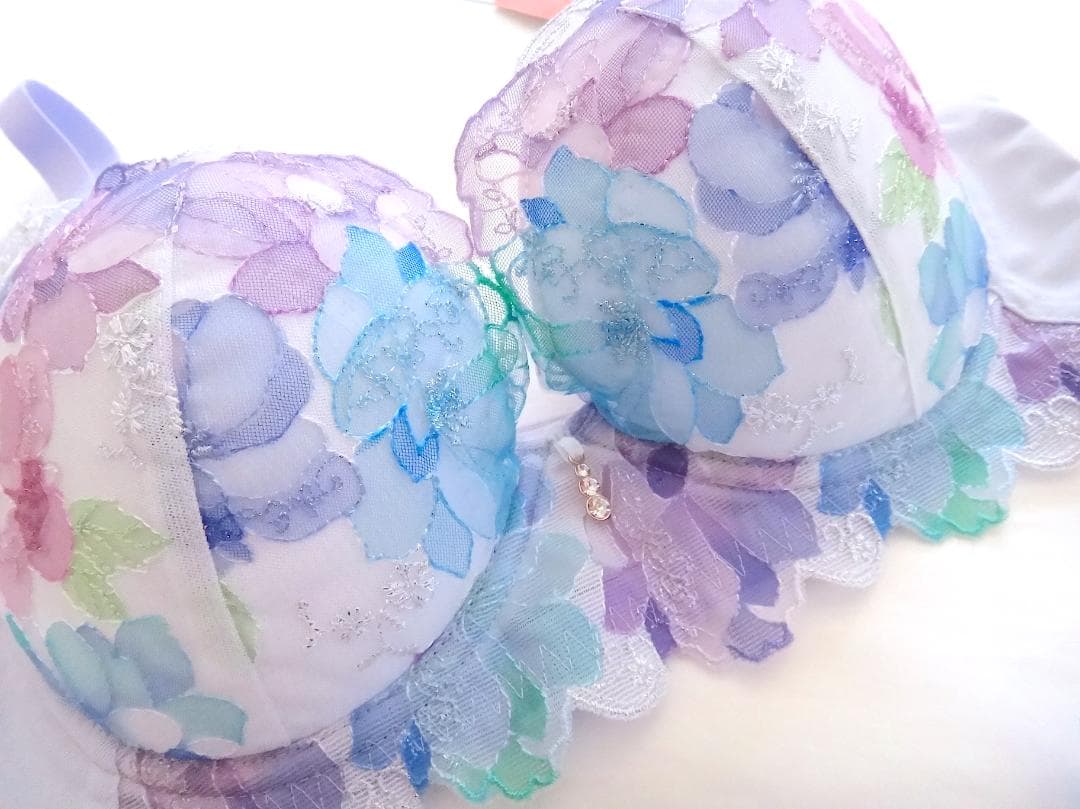 ワコール ルジェ　ブラジャーD65 & ショーツM　水色紫花柄紐パン