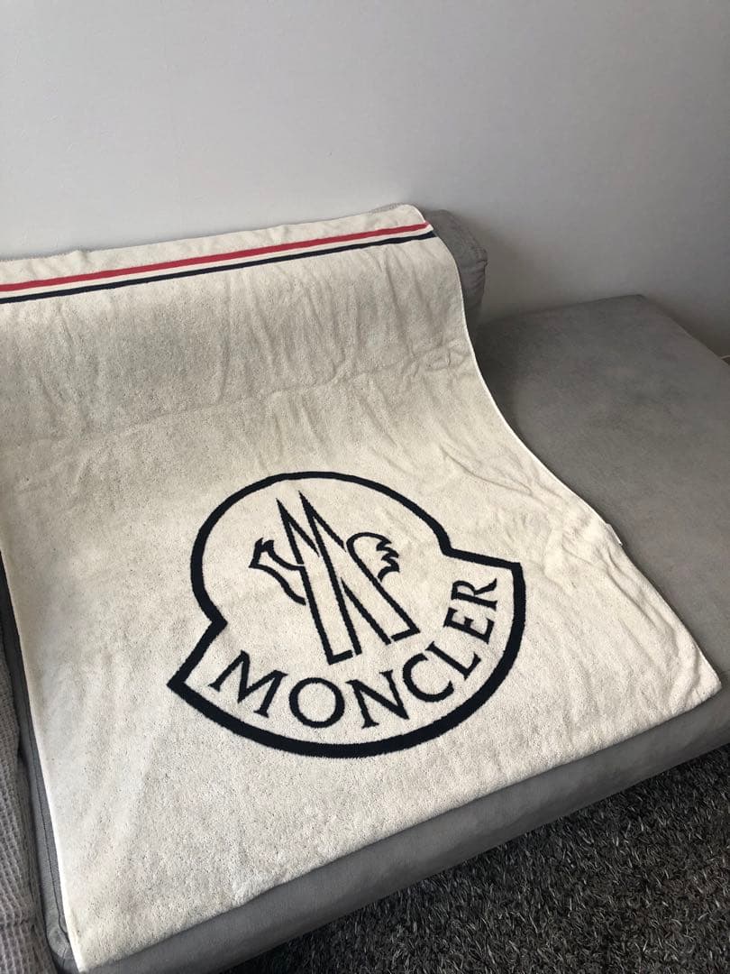 超希少　MONCLER 超大型ブランケット　掛け布団　タオル　非売品　イタリア産