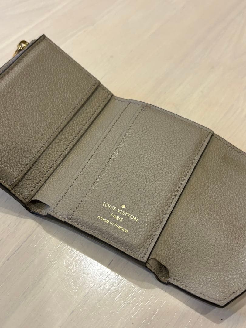 ルイヴィトン モノグラム ポルトフォイユ・ゾエ トゥルトレール