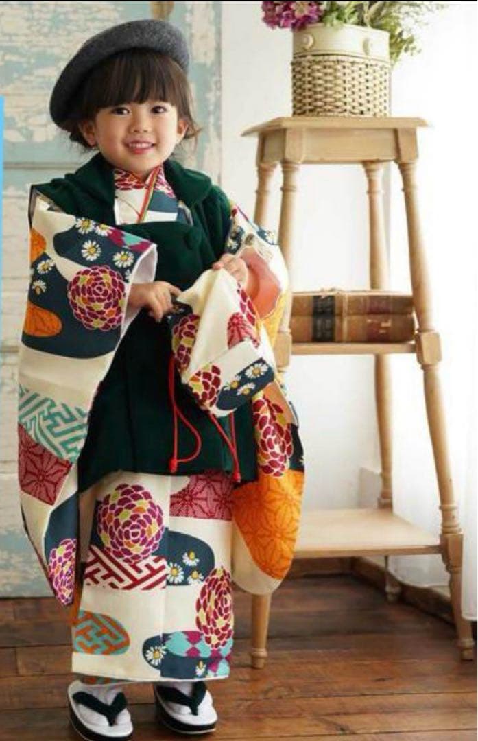 3歳用着物セット（多色花柄）