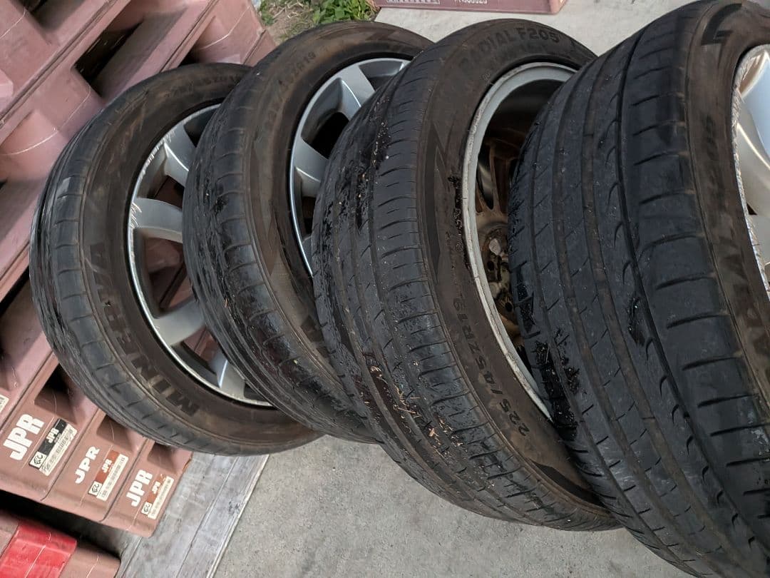 225/4５１９インチ　　タイヤのみ４本