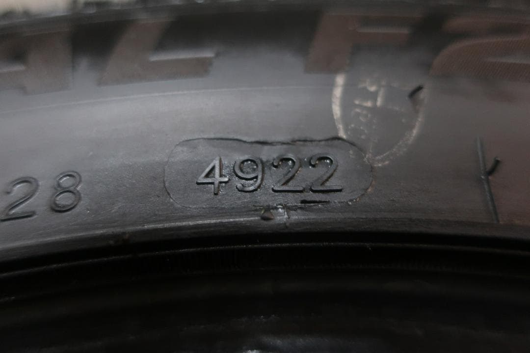 新品同様　2022年　ミネルバ　RADIAL　F205　225/45R18　4本