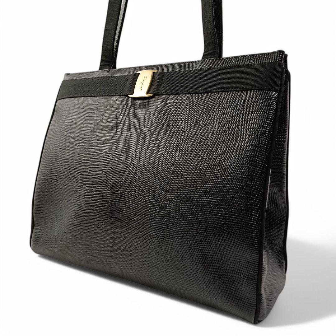 正規品 フェラガモ トートバッグ ヴァラ リザード生地 黒 ブラック A4収納