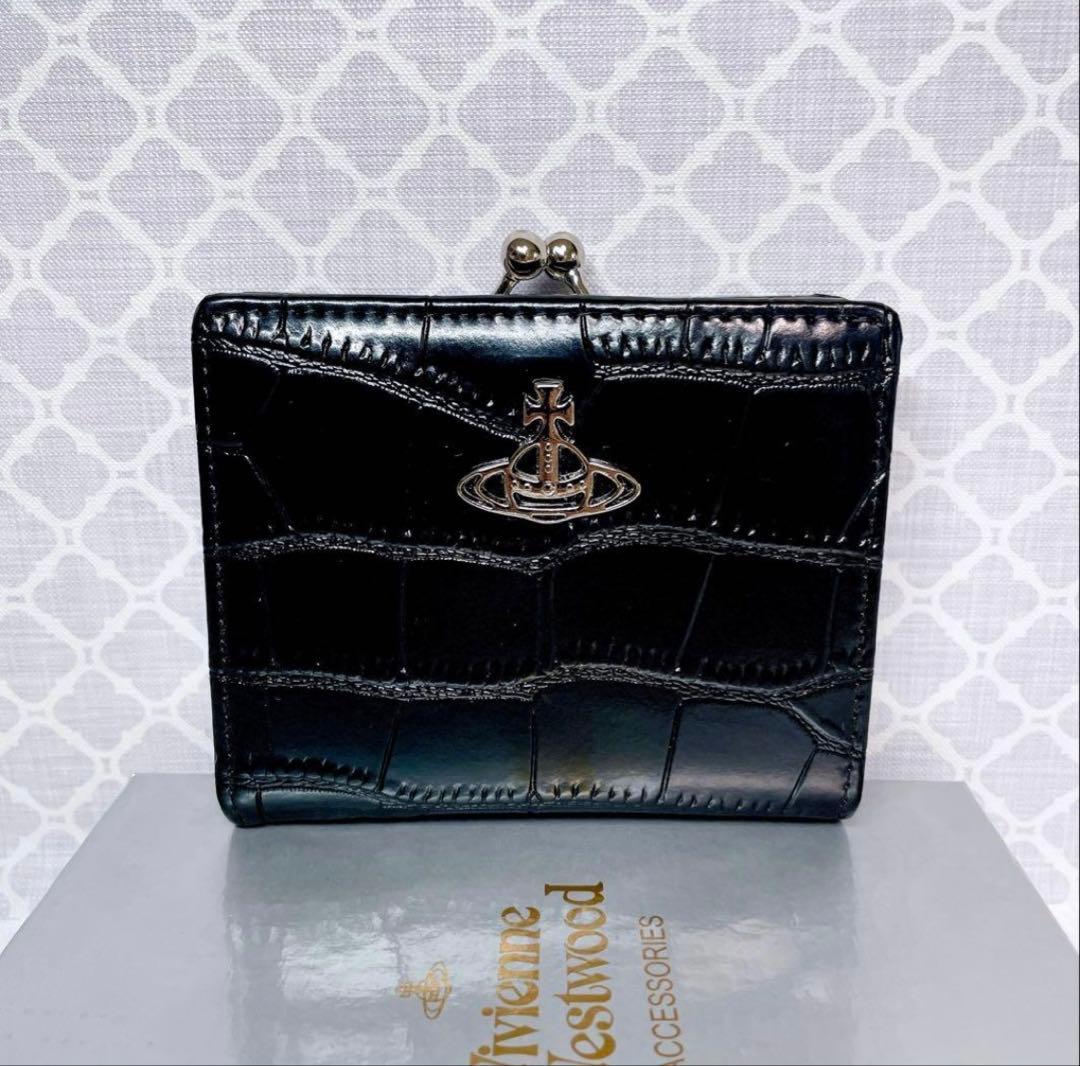 【新作✨️ショッパー付】ヴィヴィアン・ウエストウッド 折財布 ブラック