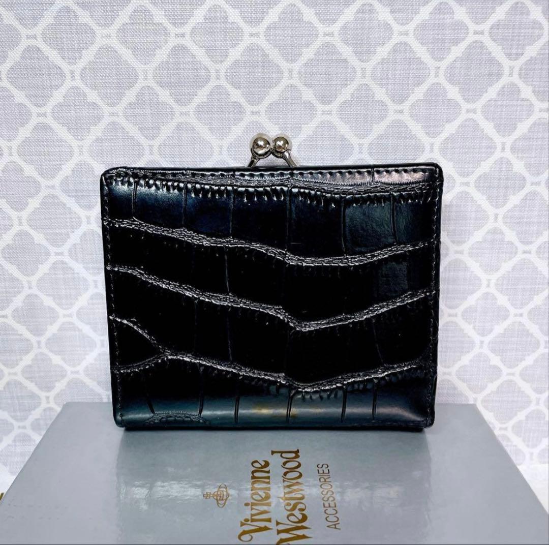 【新作✨️ショッパー付】ヴィヴィアン・ウエストウッド 折財布 ブラック