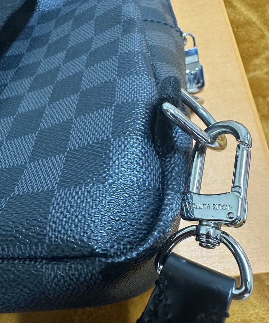 LOUIS VUITTON ルイ・ヴィトン　アヴェニュースリングバッグ