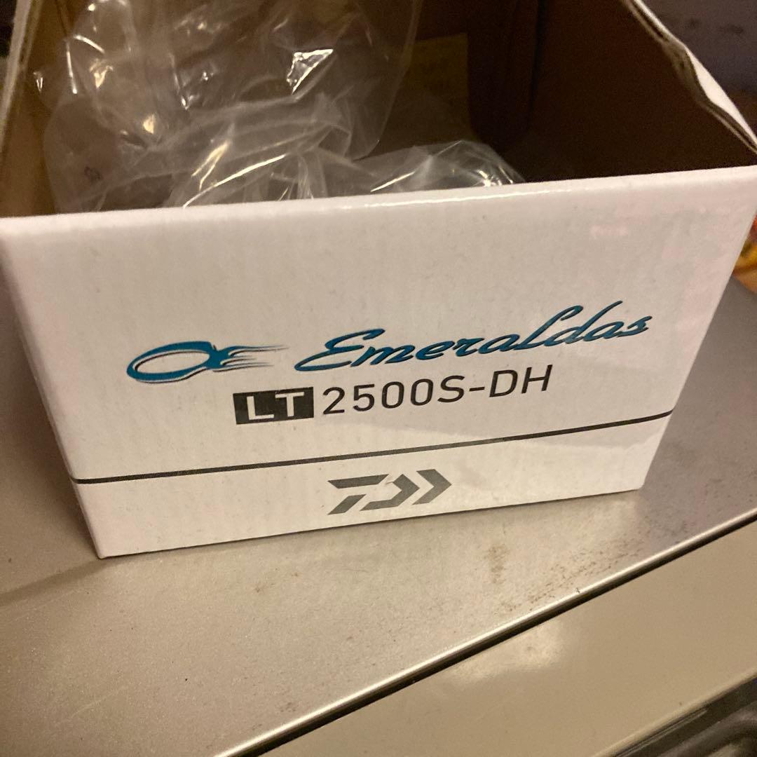 ダイワ Emeraldas LT2500S-DH スピニングリール　エメラルダス