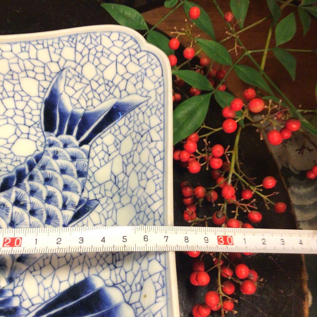 A893 古伊万里　染付　鯉に氷烈紋様　隅入角皿　1尺