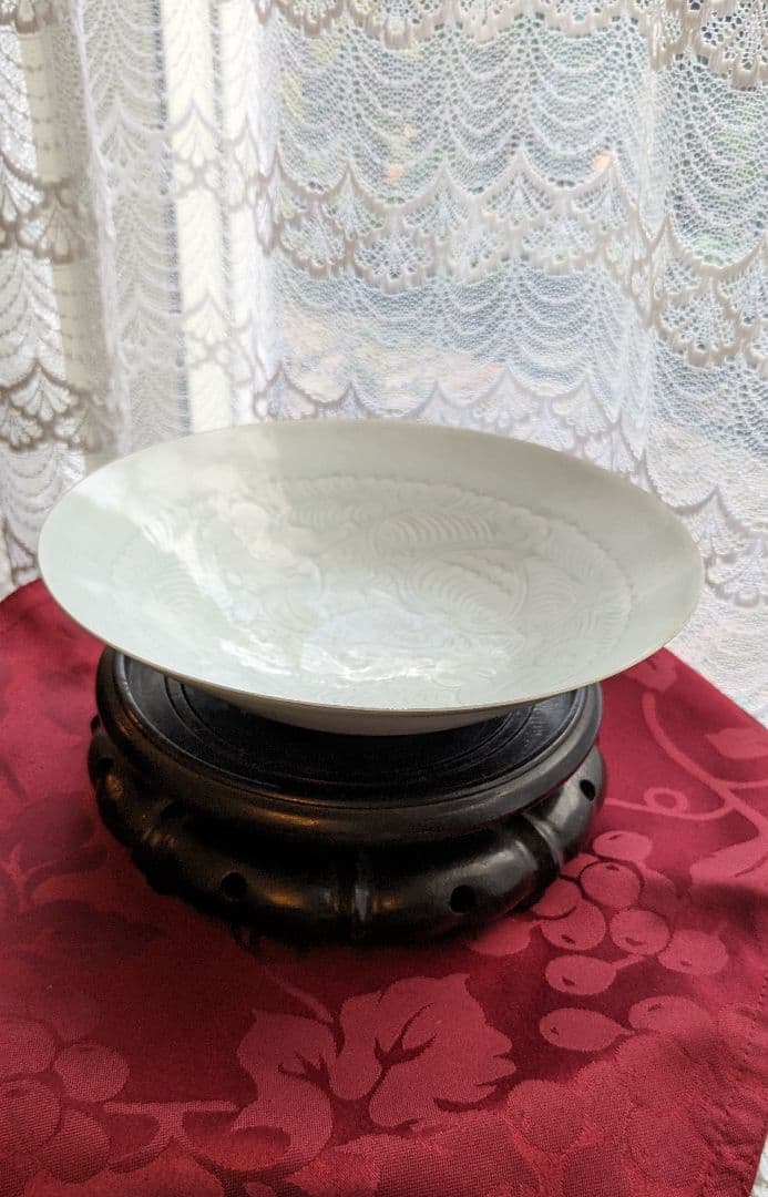 北宋青白磁 刻花嬰戯牡丹文碗 中国骨董 香港の現地オークションで購入