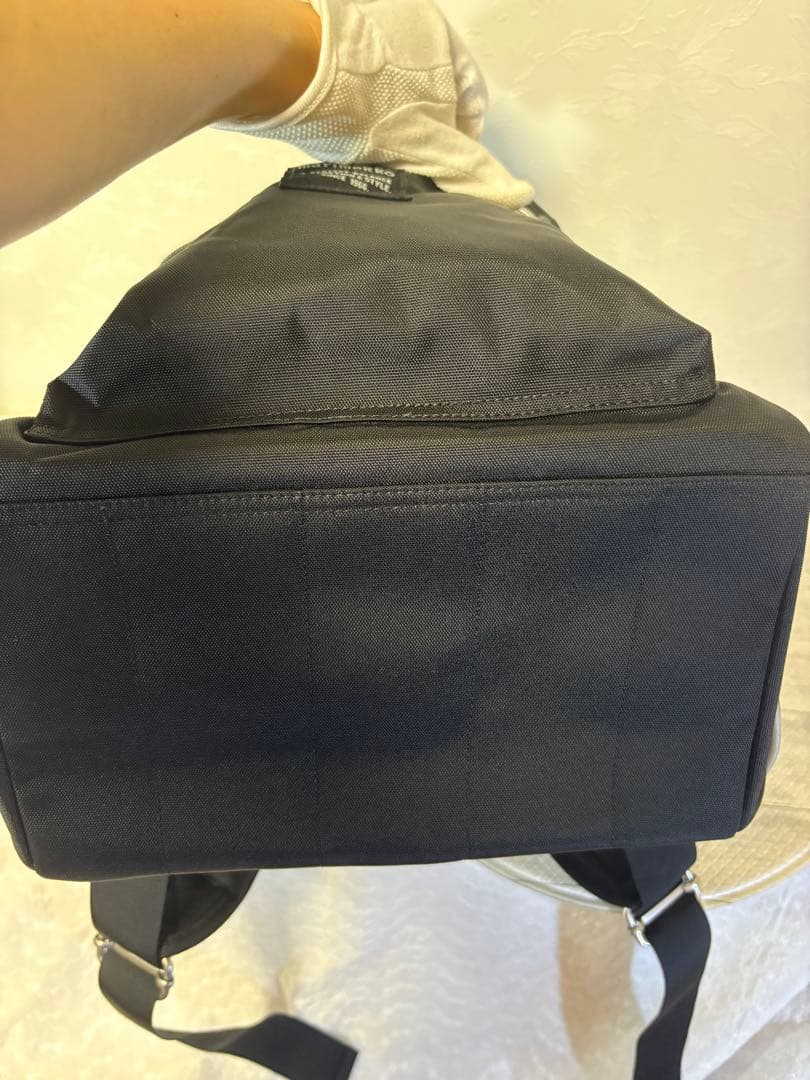 美品　marimekko ブラック バックパック