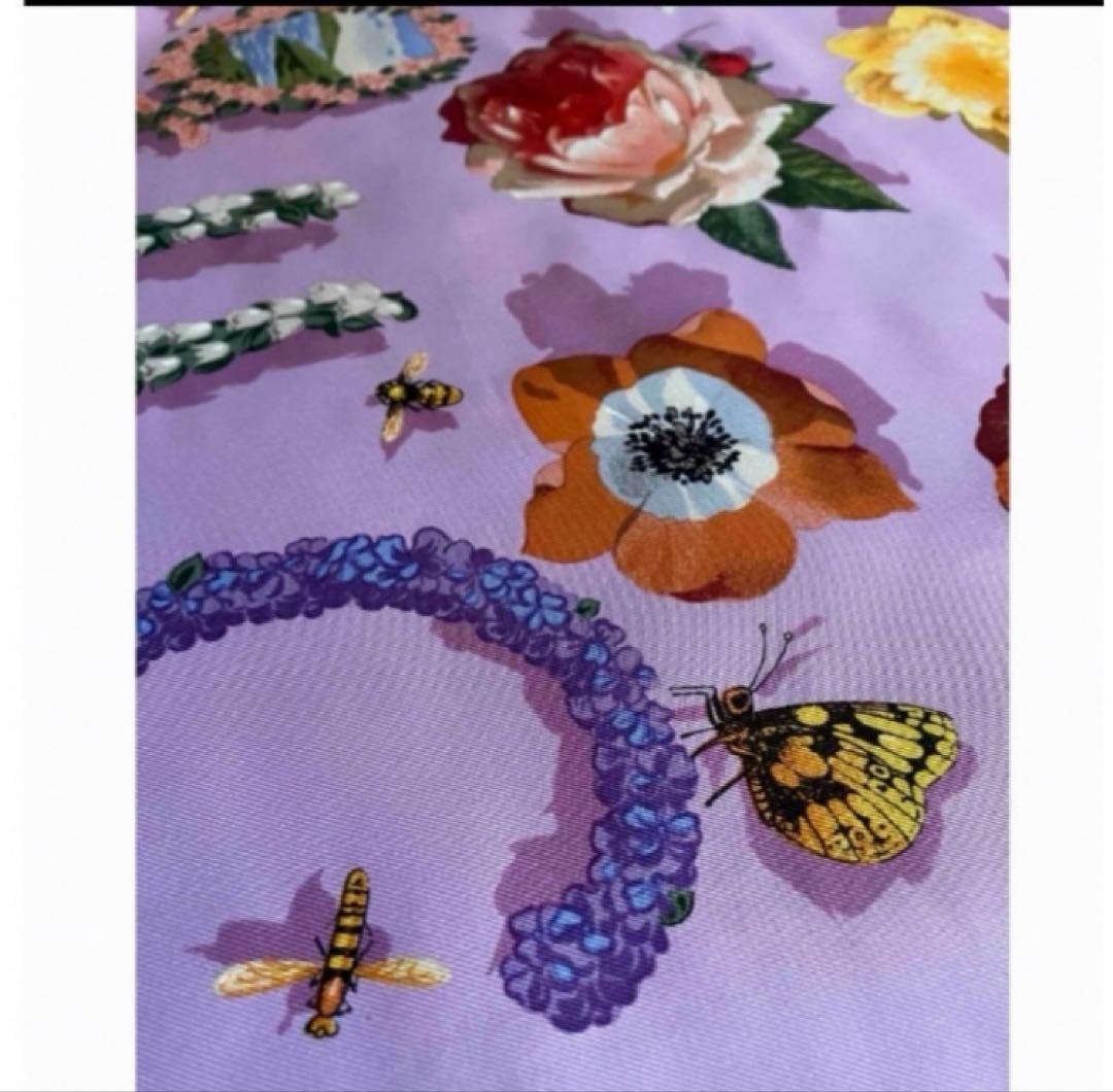 グッチ　大判　スカーフ　ピンク　綺麗な花々と可愛い蝶、蜜蜂　繊細な模様が素敵