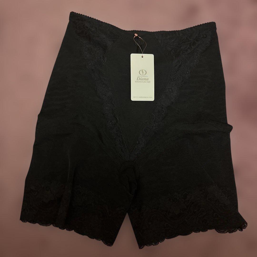 Diana (ダイアナ)黒 レース付き ボディスーツ