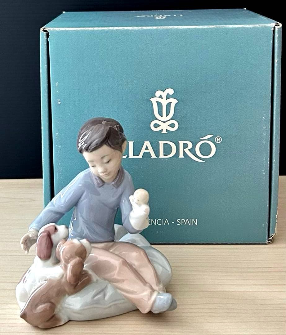 ミ*ト様 ※オリジナルボックス付属　LLADRO リヤドロ 『僕の友達』6983