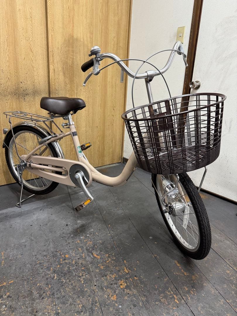 中古車　アスミックス　20インチ　アルミフレーム　LEDオートライト　美品