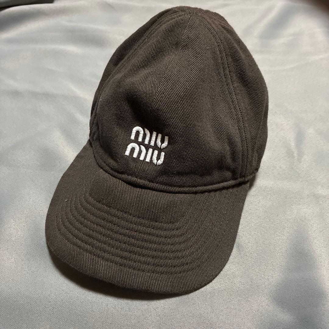 miumiu ベースボールキャップ