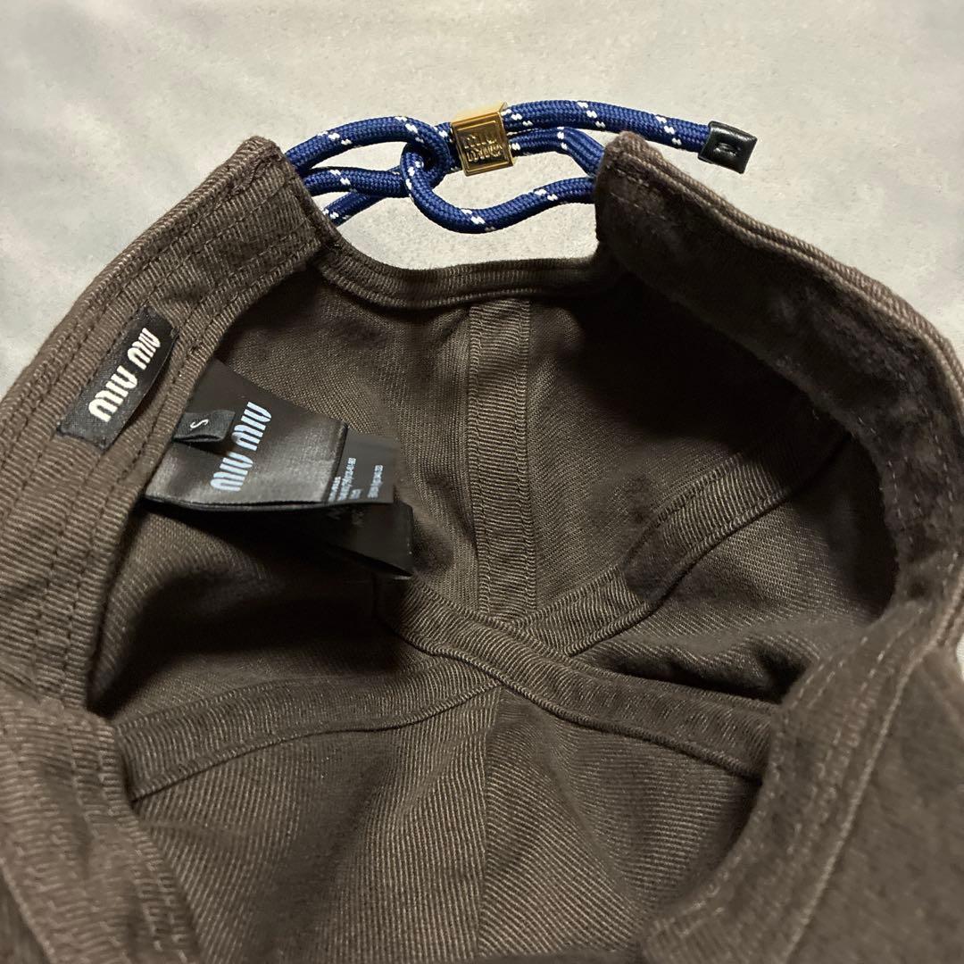 miumiu ベースボールキャップ