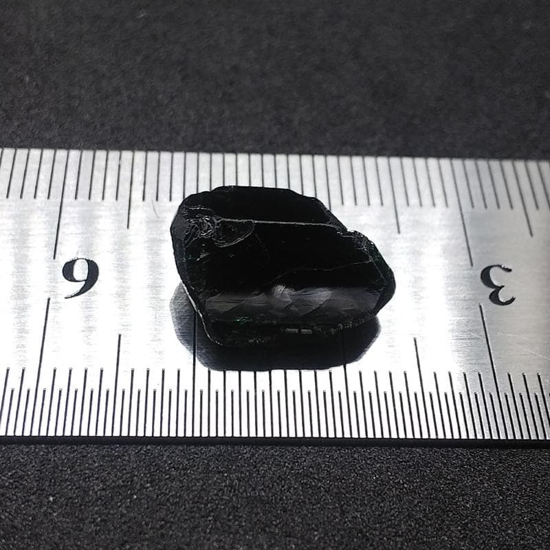 388 カラーチェンジ クロムトルマリン 結晶 原石