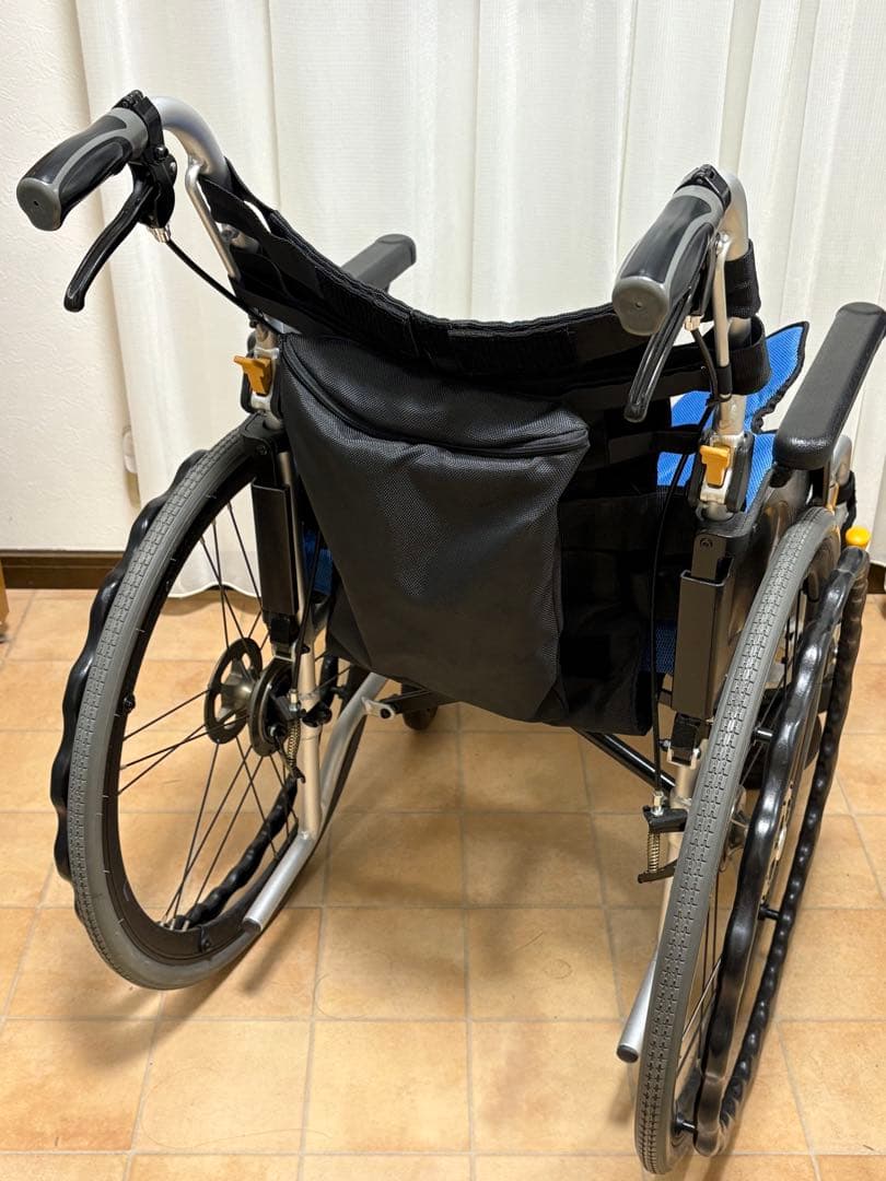 てて　美品　ネクストコア・マルチ NEXT-31B アルミ製自走式車椅子