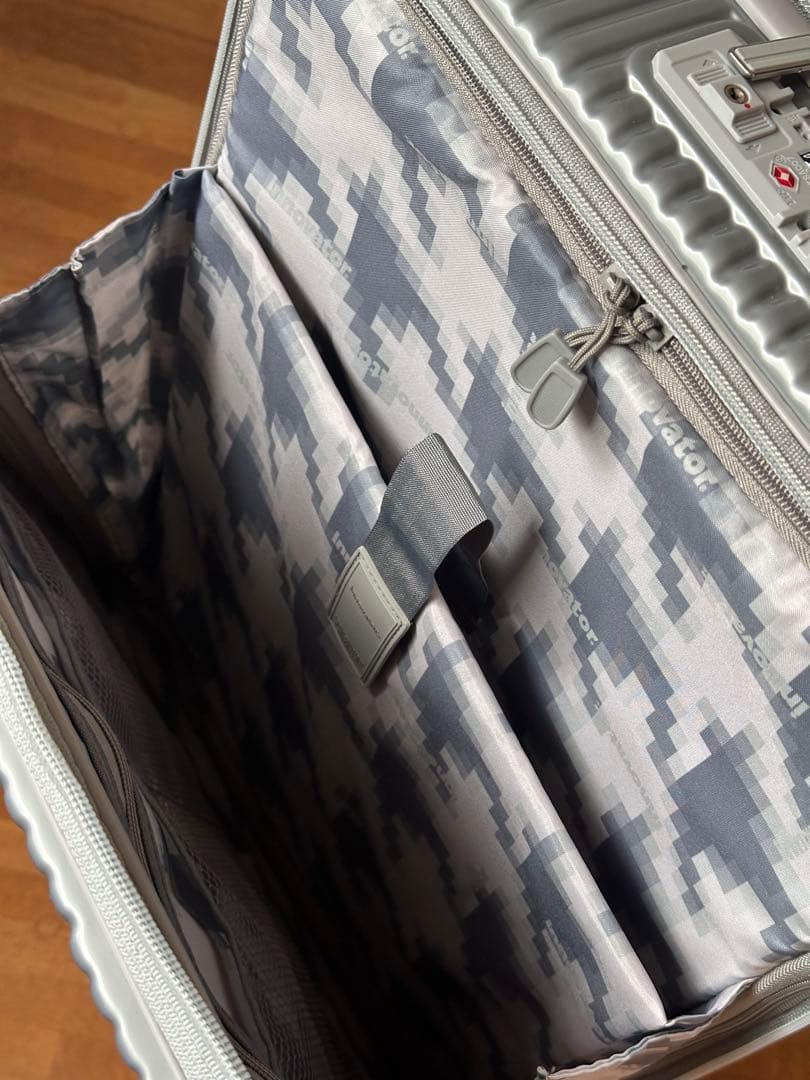 イノベーター スーツケース Mサイズ フロントオープン 55L