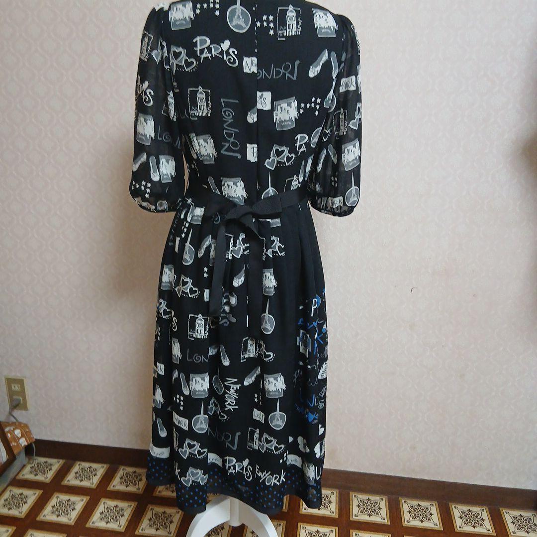 パリとニューヨークのイラスト ワンピース