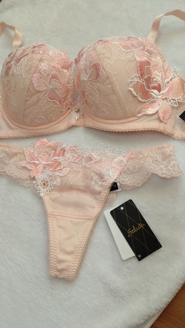 サルート　76g ブラショーツセット 　空中庭園 E75 M ピンク　ソング