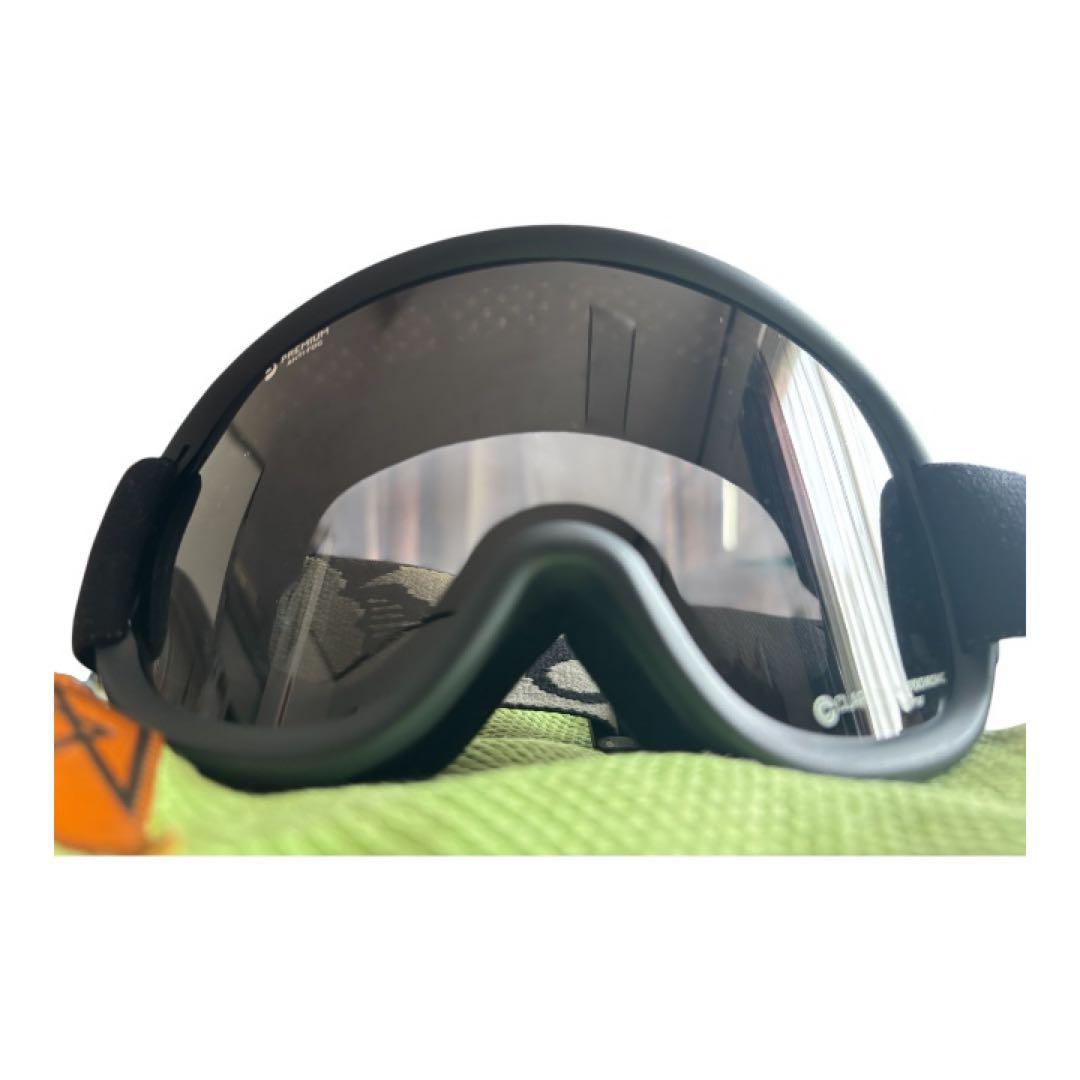 REVOLT ゴーグル ブラックミラー/グレーpho