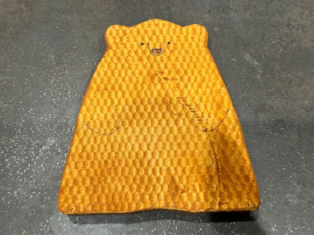 ki o e さん　くまのカッティングボード