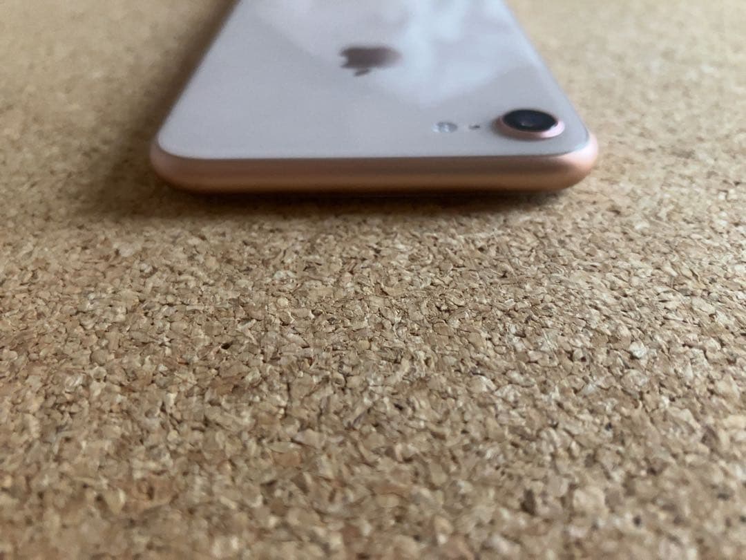 Apple iPhone8 ピンクゴールド