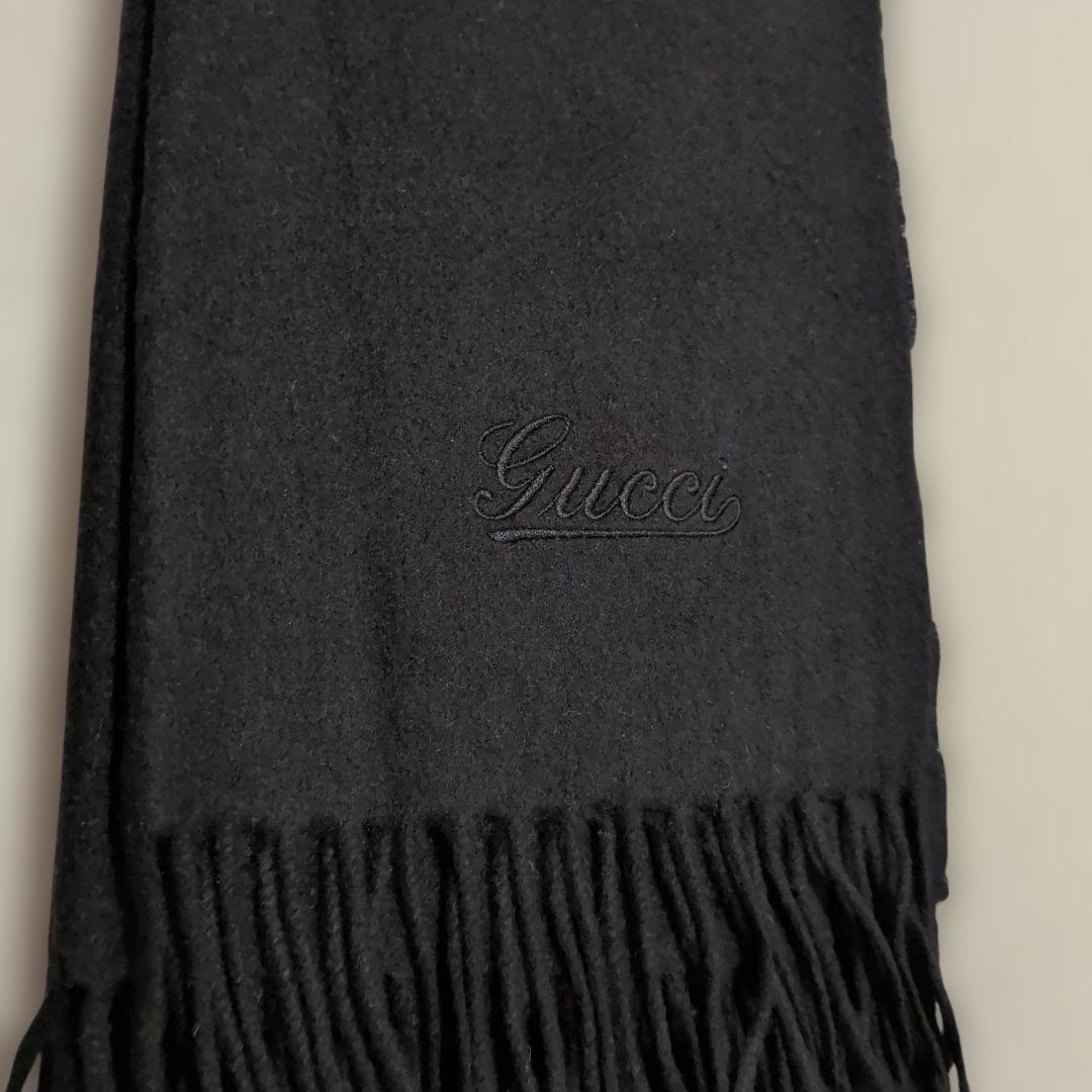 Gucci ブラック マフラー フリンジ付き