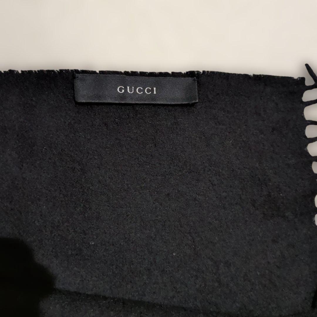 Gucci ブラック マフラー フリンジ付き