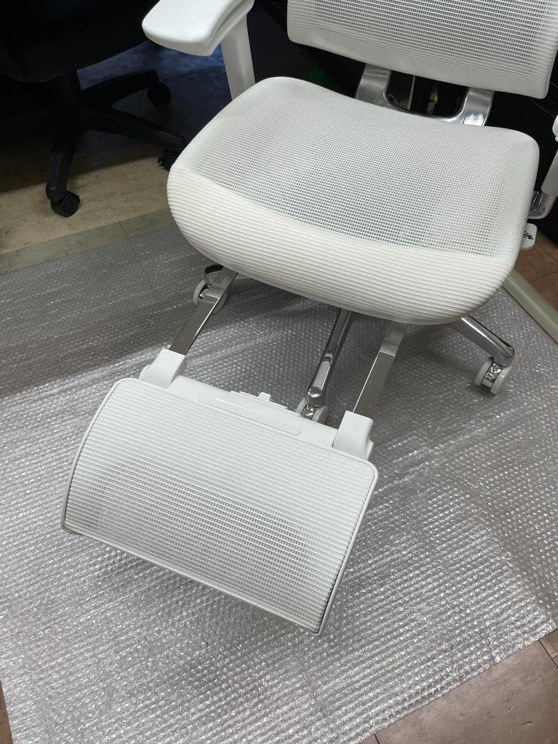 COFO Chair Premium　ホワイト　R5.10月23日到着組立済み