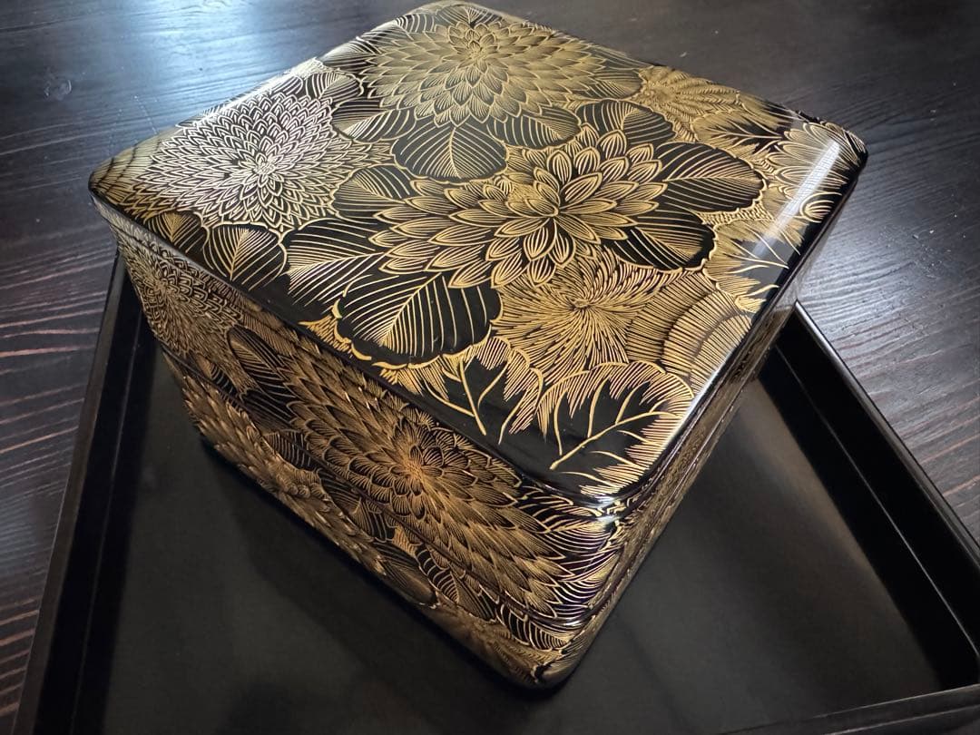 輪島塗（重要無形文化財）沈金 花詰文 二段重