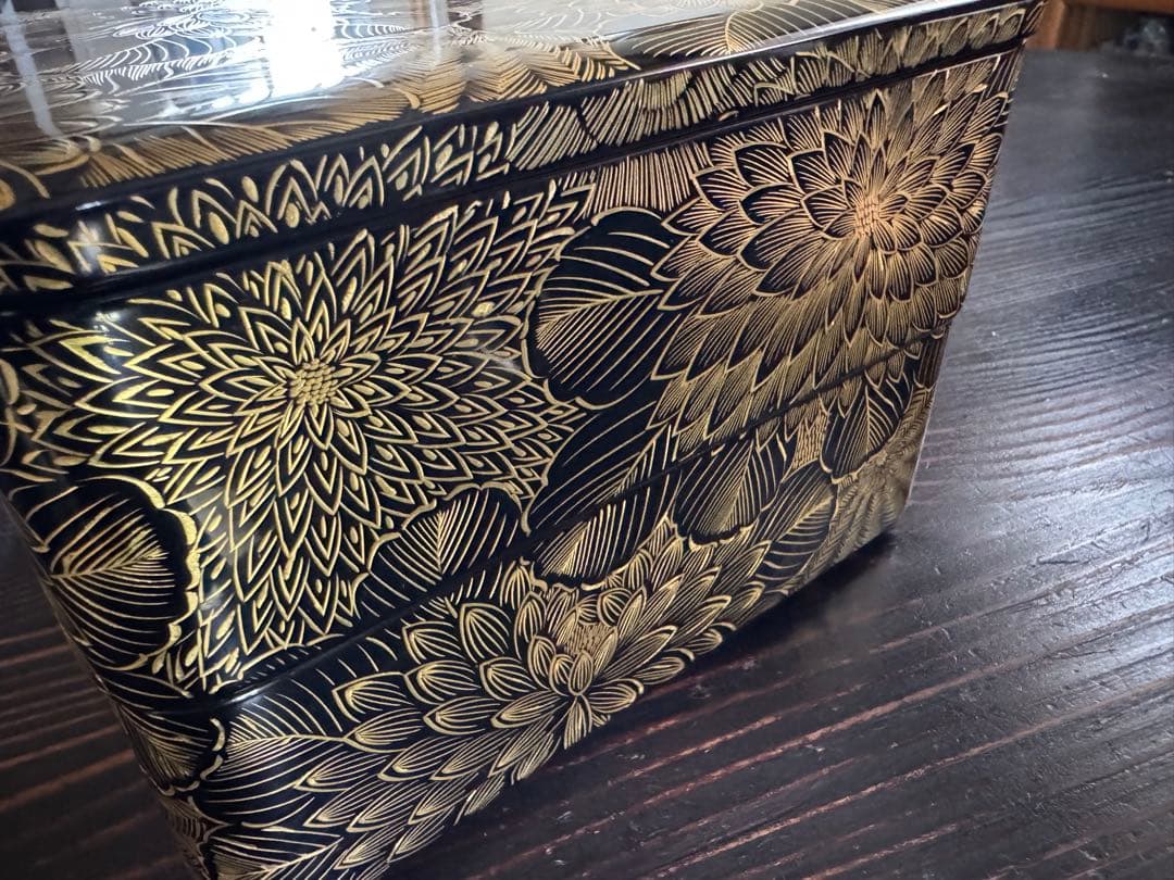 輪島塗（重要無形文化財）沈金 花詰文 二段重