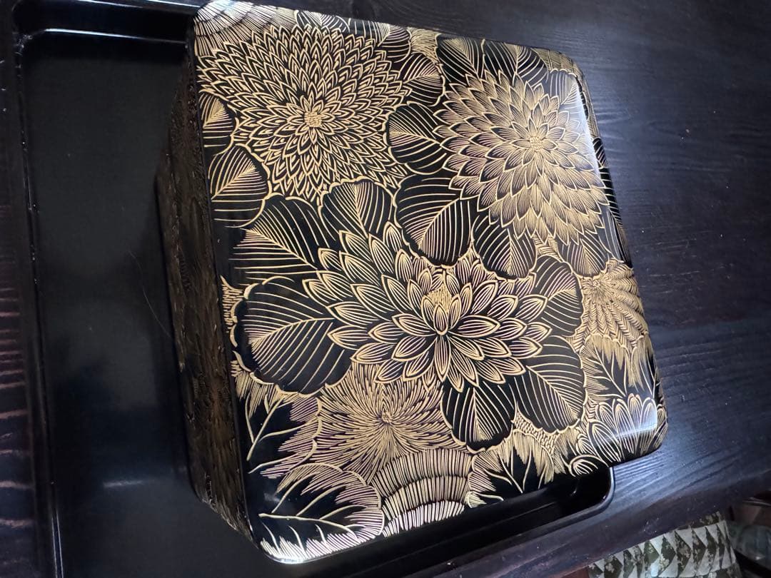 輪島塗（重要無形文化財）沈金 花詰文 二段重