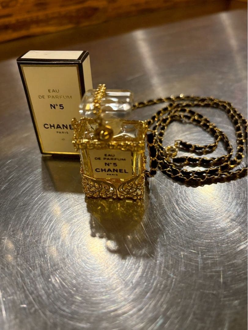 CHANEL N°5 ネックレス型香水