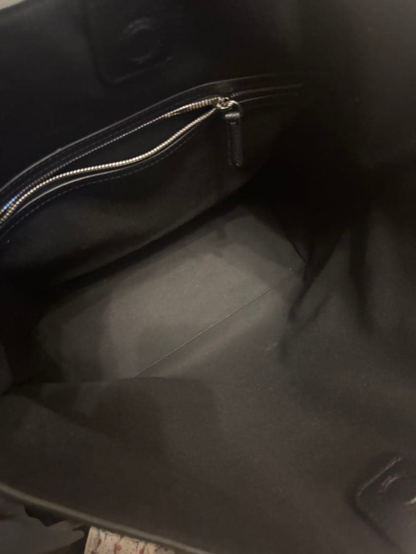 aucentic レザートート　ブラック