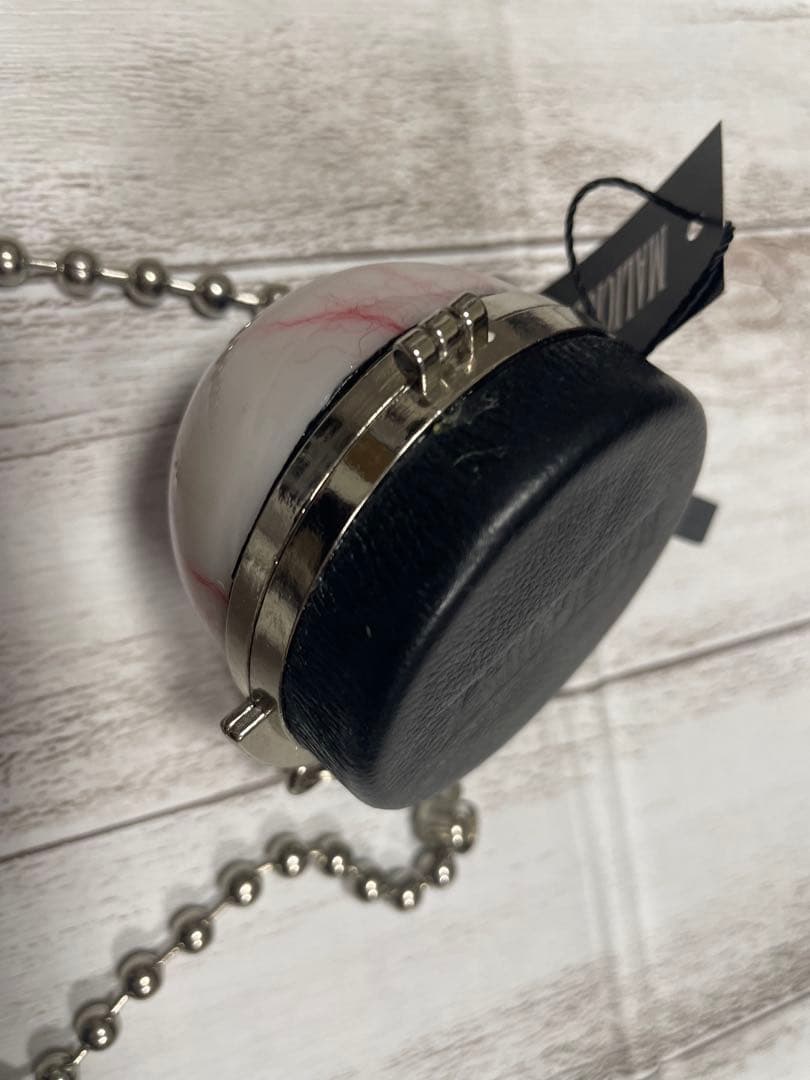 Eyeball Locket pendant（愛と狂気のマーケット）