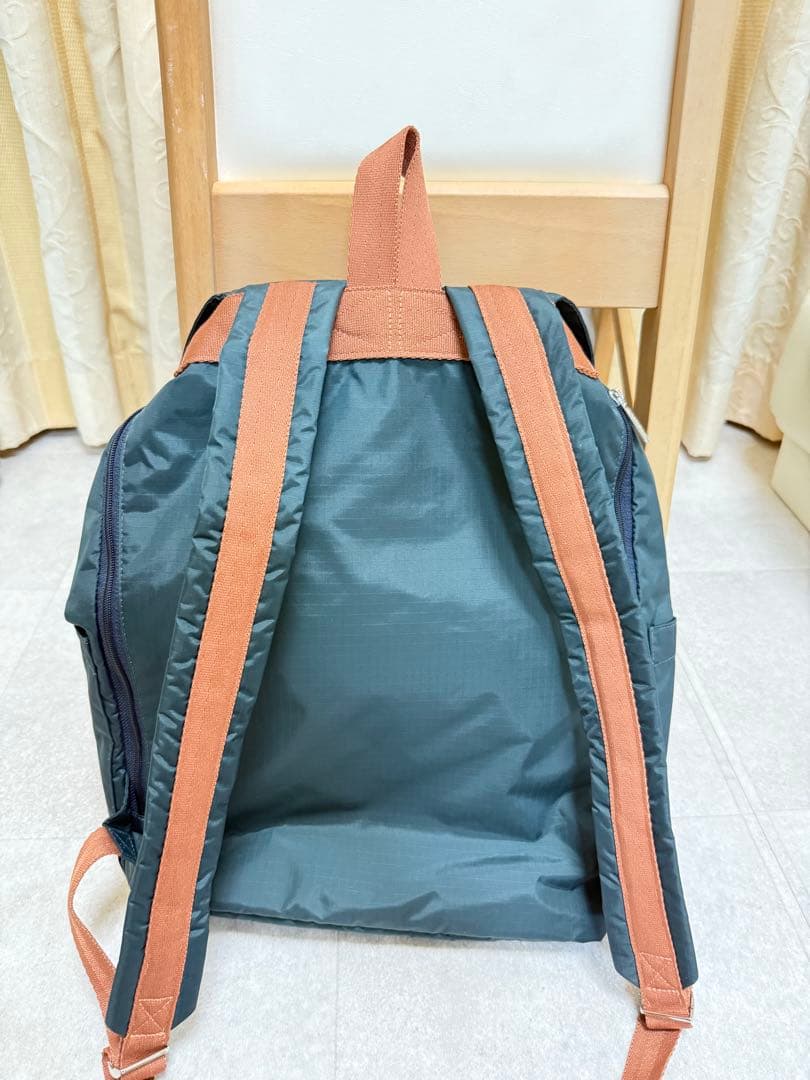 神崎恵✖️レスポートサック ダークグレー フラップ付きバックパック