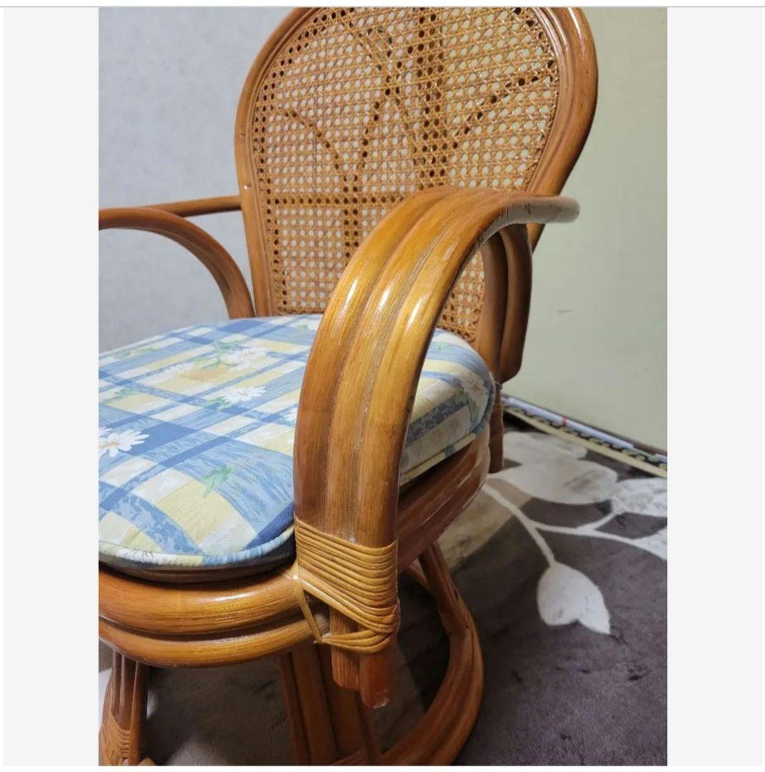 ラタン製椅子 布製クッション付き