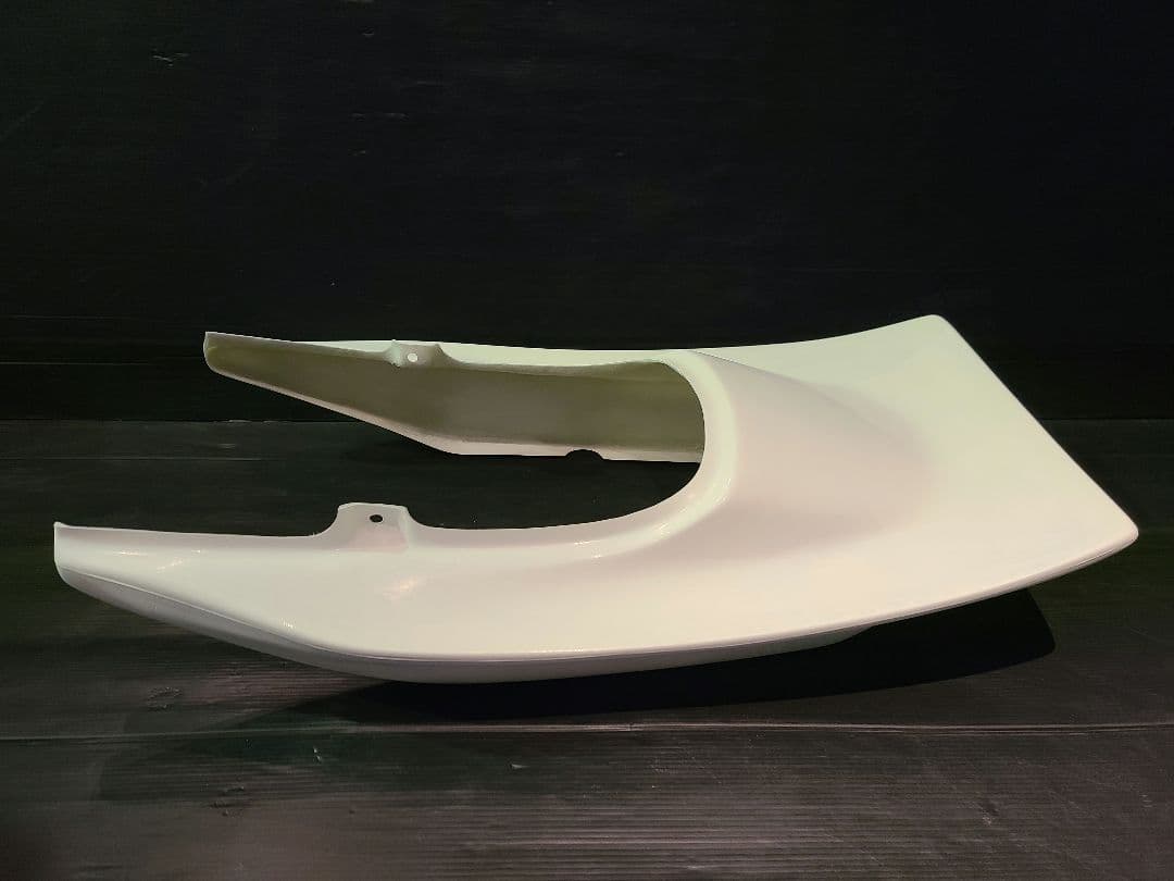 XJR400 ～97 4HM テールカウル 新品 XJR テールカウル ハネ