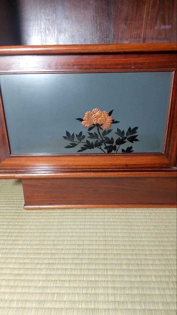 【送料込み】花柄装飾の木製レトロ茶箪笥