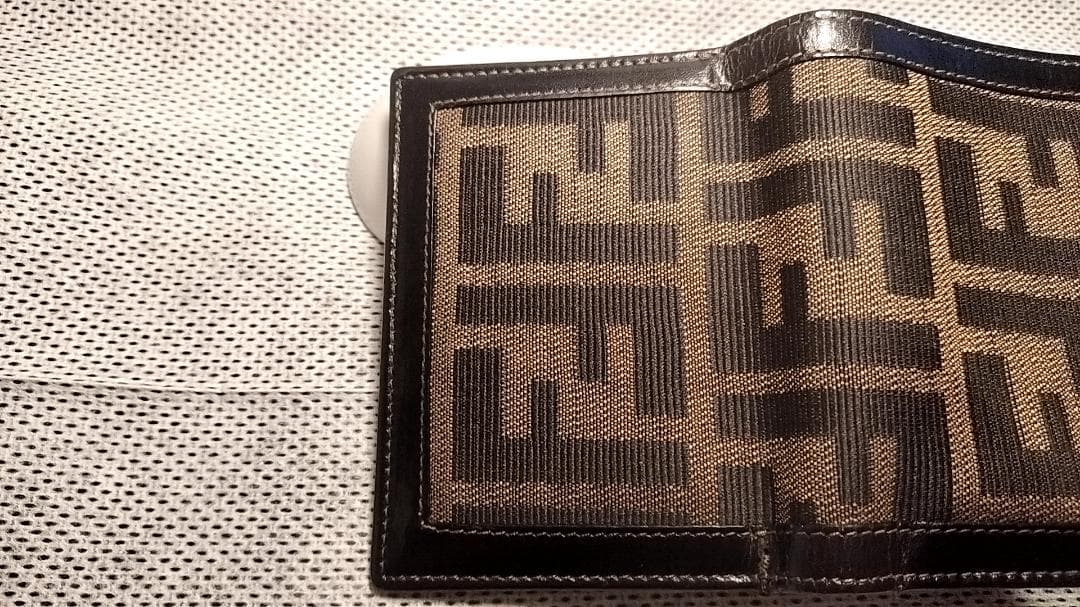 FENDI フェンディ ズッカ柄 三つ折り財布