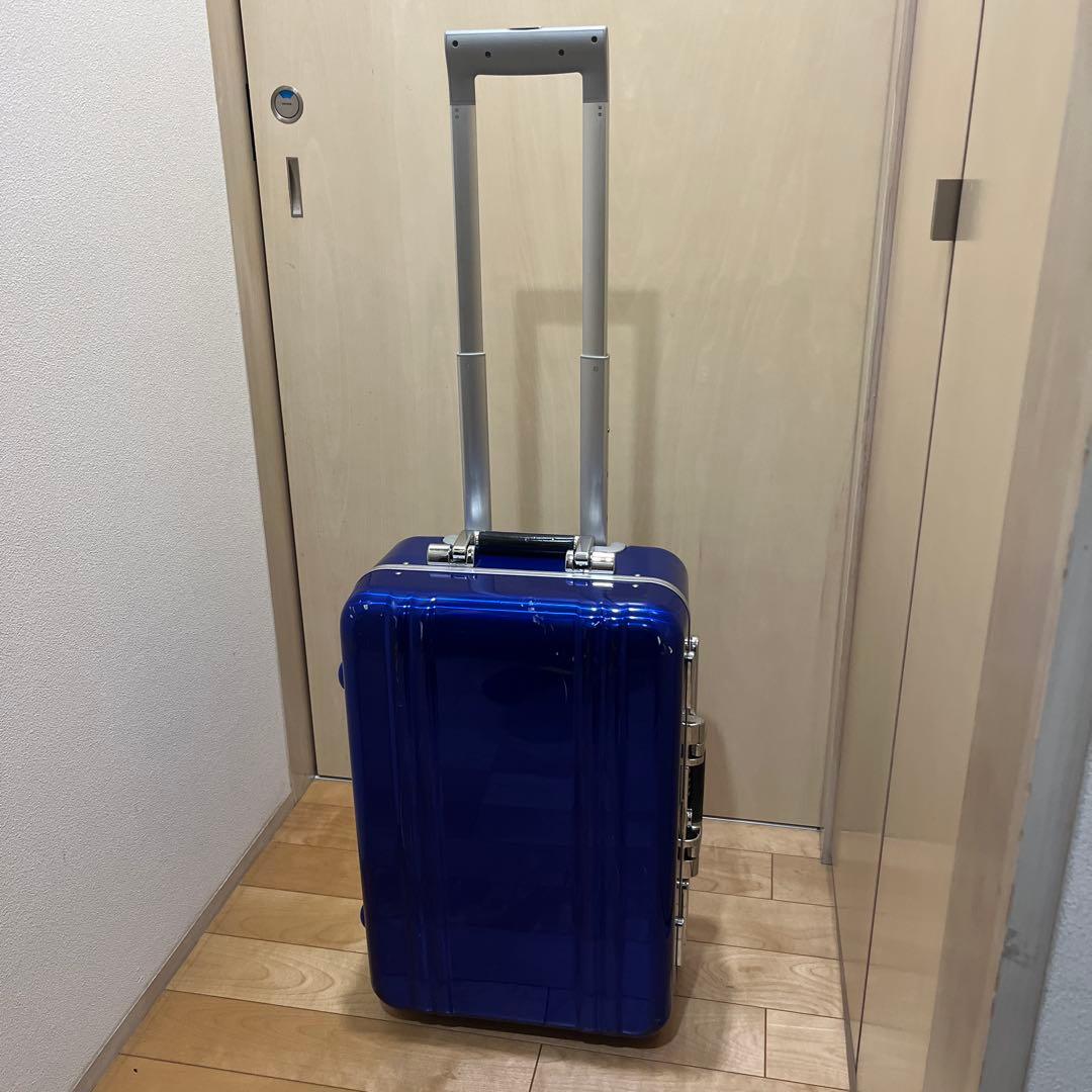 ゼロハリバートンスーツケースポリカーボネートタイプ　機内持ち込み