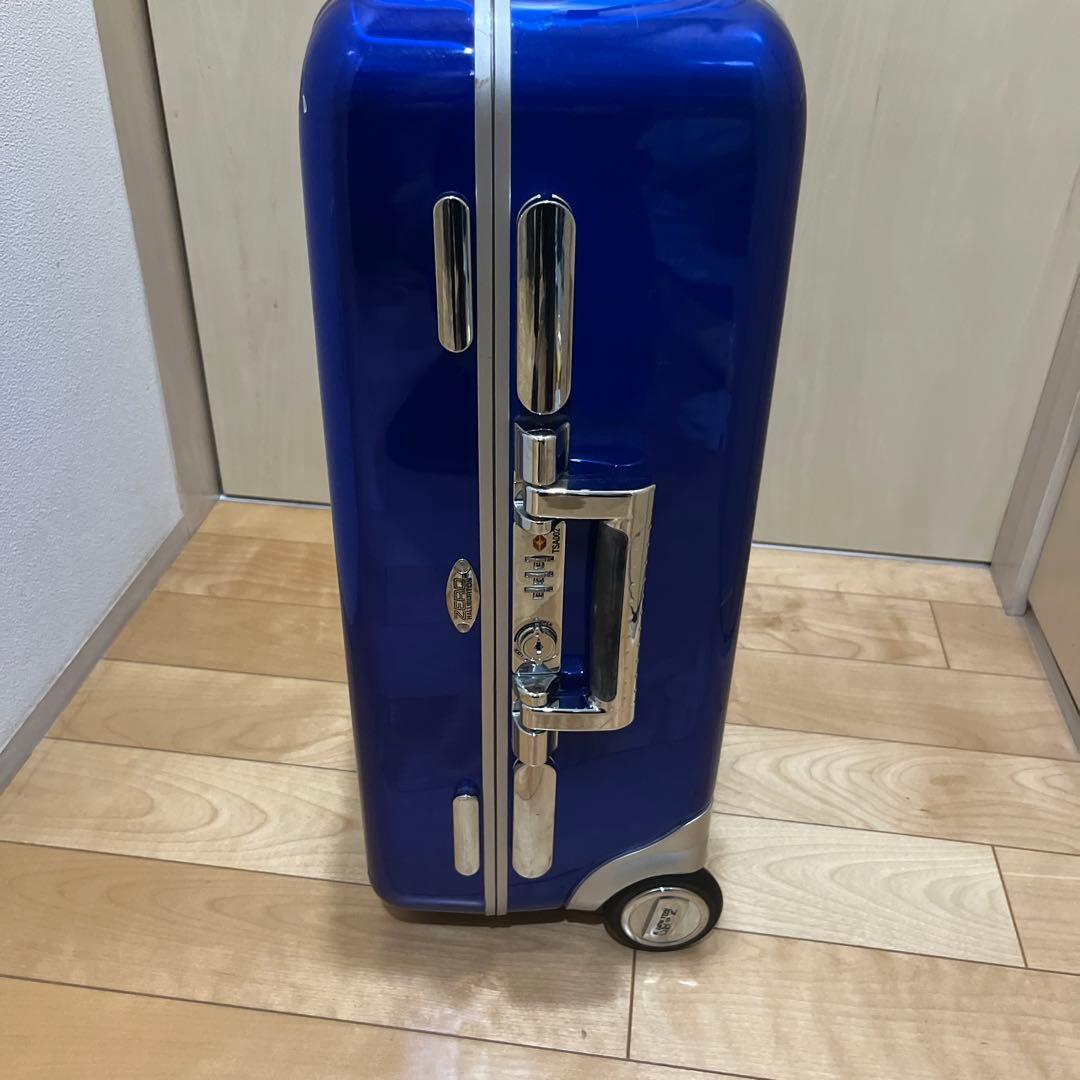 ゼロハリバートンスーツケースポリカーボネートタイプ　機内持ち込み