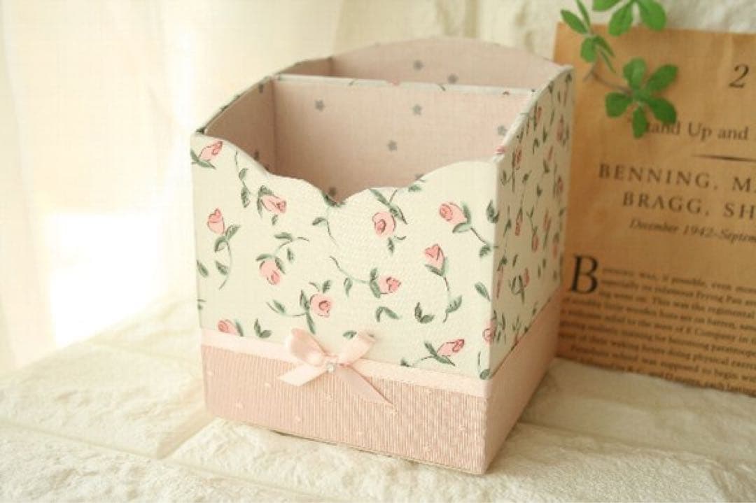 M　リバティ生地使用　ドールクローゼット　スマホスタンド