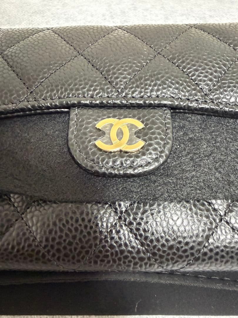 シャネル　クラシック スモール ウォレットキャビアスキン