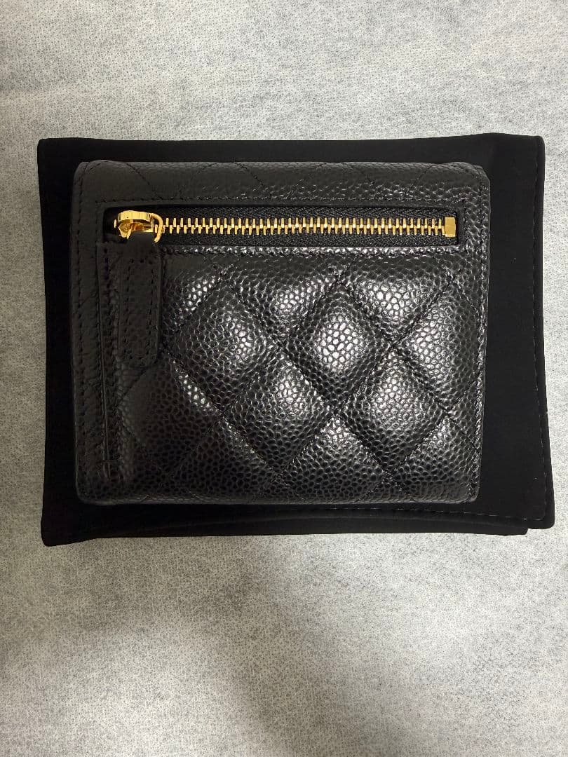 シャネル　クラシック スモール ウォレットキャビアスキン