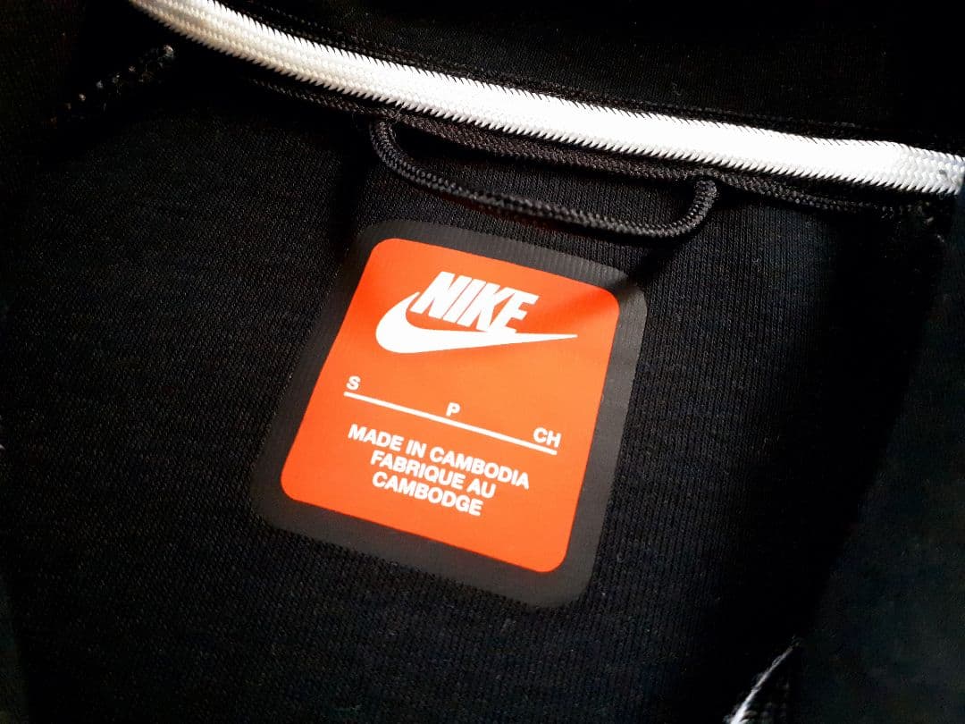 NIKE　テックフリースパーカー　ブラック　S　正規品